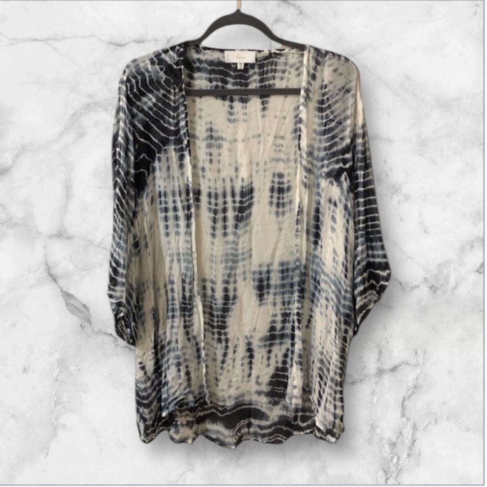 Braeve navy blue and white tie dye 3/4 sleeve swimsuit cover up size M/L
